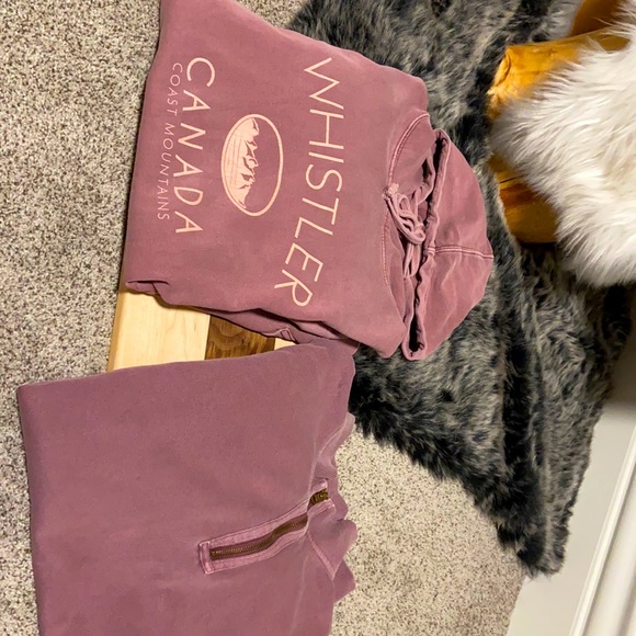 One oversized purple Whistler Canada hoodie. One purple oversized quarter zip - Picture 1 of 5